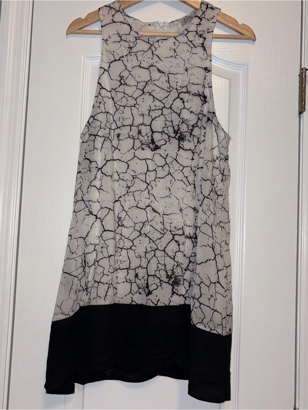 Tobi White Top with Black Sheath dress small